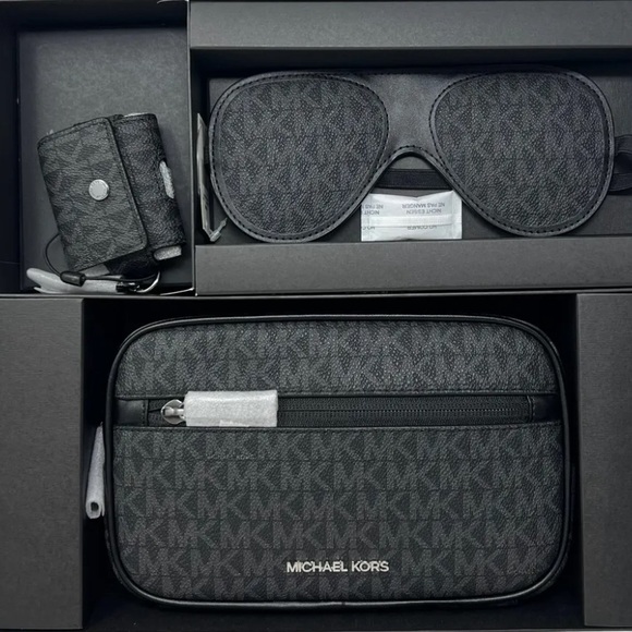 NWT Michael Kors Flight Travel Boxed Kit - Picture 1 of 10